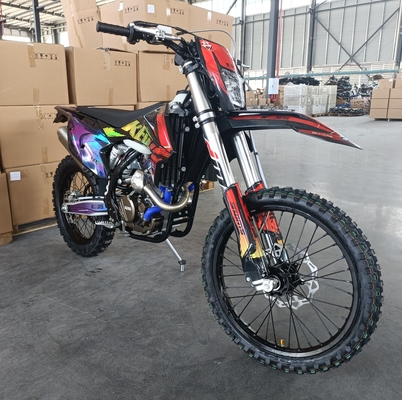 Motocicleta Enduro Loncin YBS300 292cc, 4 Tempos, Refrigerada a Líquido