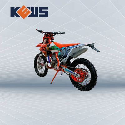 As motocicletas de MT250 K16 Kews cruzam a bicicleta da sujeira do curso 250cc dois