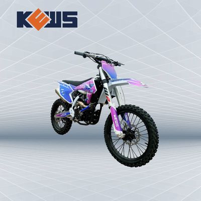 As bicicletas das motocicletas de Enduro do curso de KTM 4 com NB300 água de curso do motor quatro esfriaram