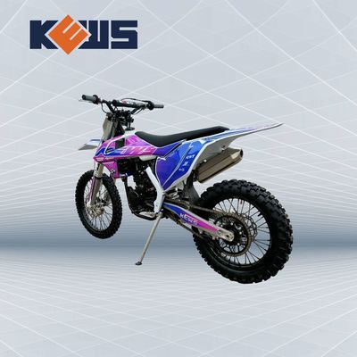 As bicicletas das motocicletas de Enduro do curso de KTM 4 com NB300 água de curso do motor quatro esfriaram