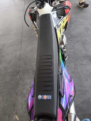 Motocicleta Enduro Loncin YBS300 292cc, 4 Tempos, Refrigerada a Líquido